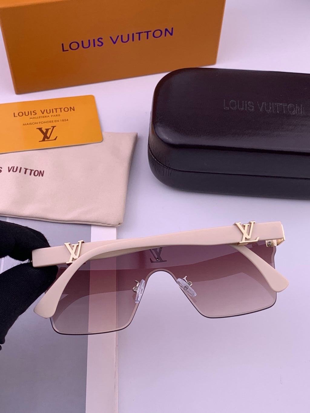 Louis Vuitton L36000 Oversized Purple Lens Sunglasses for Men & Women - 448602 - detail image 4