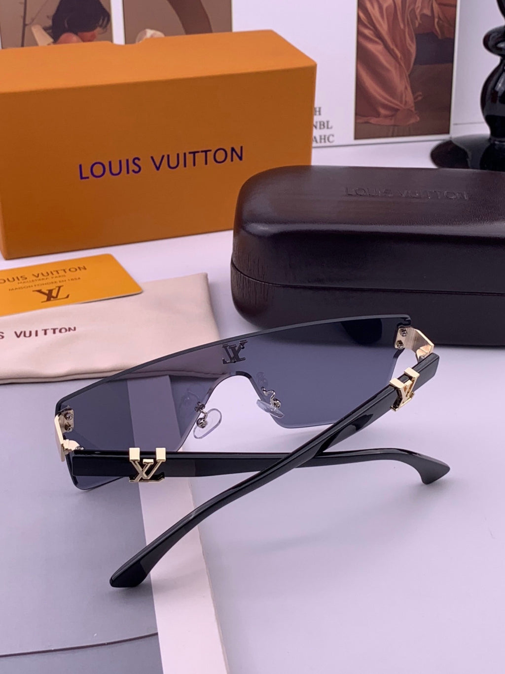 Louis Vuitton L36000 Oversized Blue Lens Sunglasses for Men & Women - 448603 - detail image 7