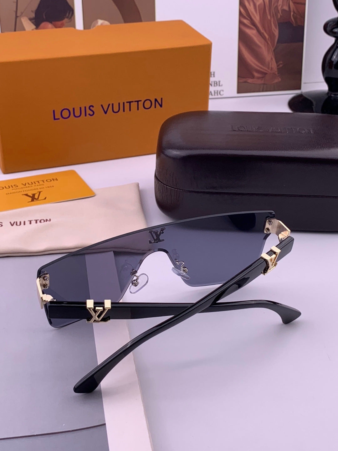 Louis Vuitton L36000 Oversized Blue Lens Sunglasses for Men & Women - 448603 - detail image 7
