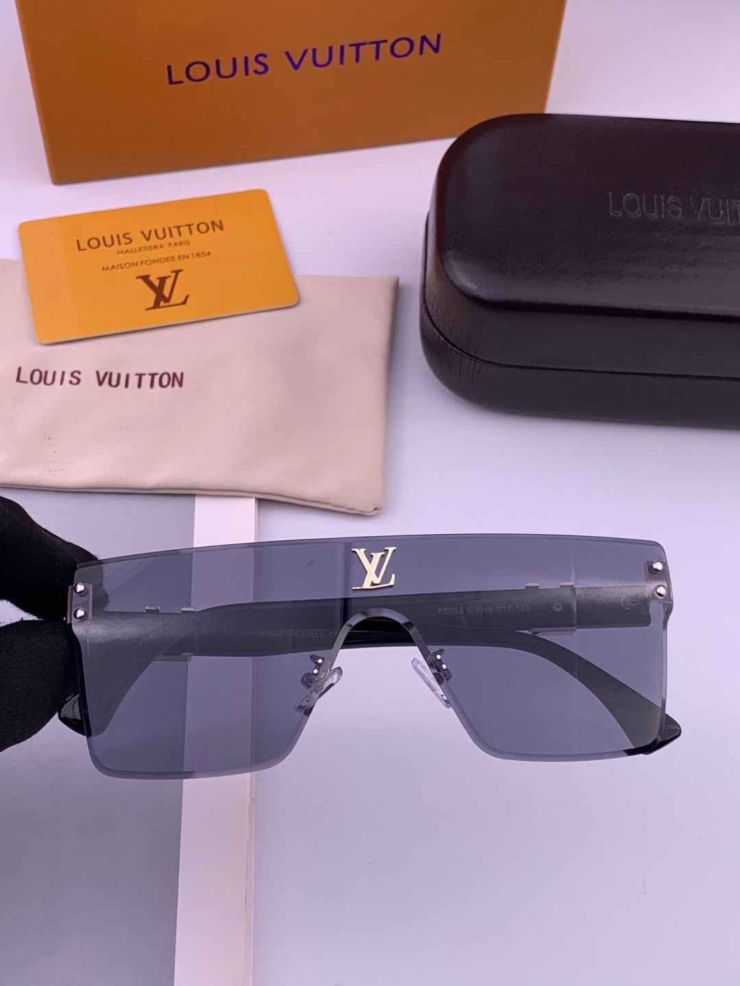 Louis Vuitton L36000 Oversized Blue Lens Sunglasses for Men & Women - 448603