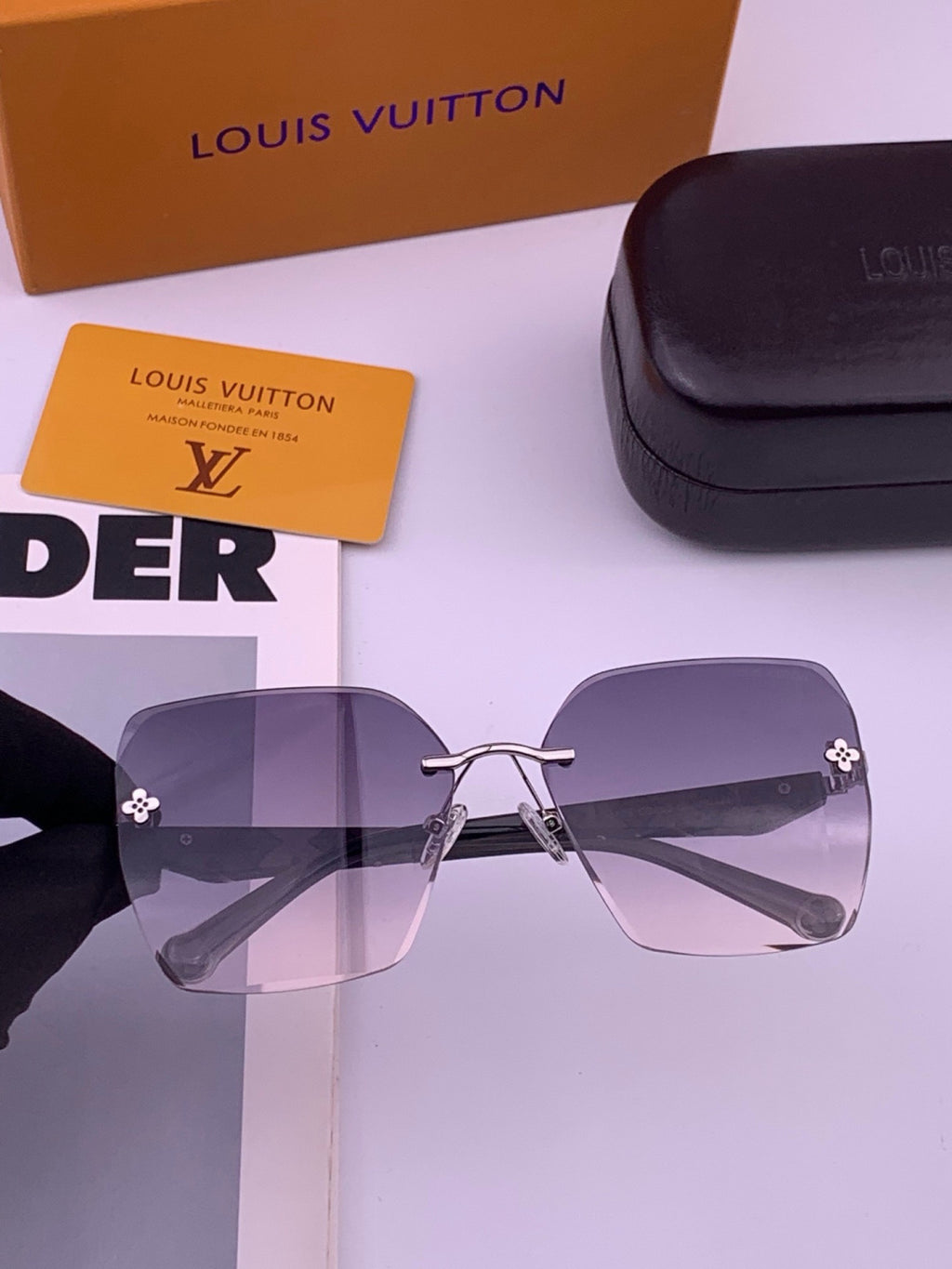 Louis Vuitton L8612 Square Gold Lens Sunglasses for Men & Women - 448513