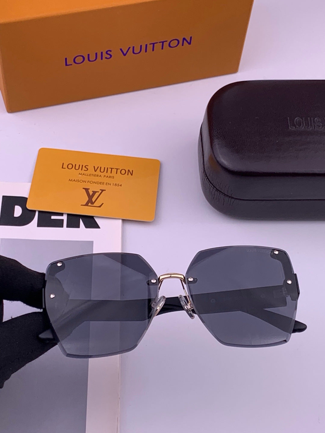 Louis Vuitton L6519 Polarized Square Brown Lens Sunglasses for Men & - 448515