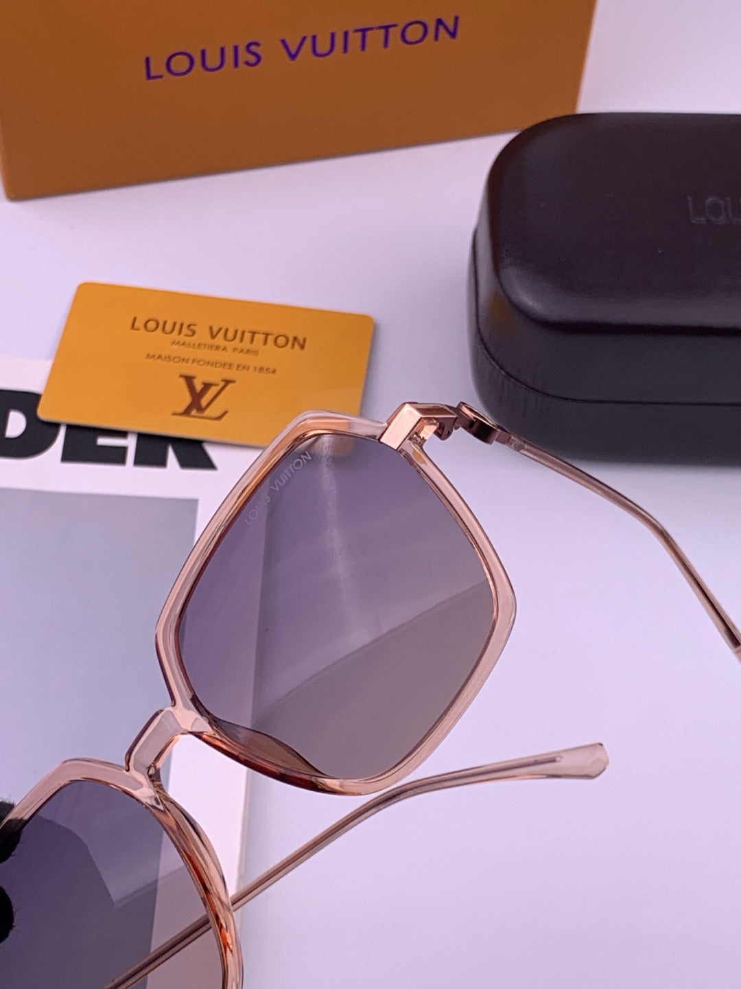 Louis Vuitton Polarized Square Brown Lens Sunglasses for Men & Women - 448516 - detail image 3