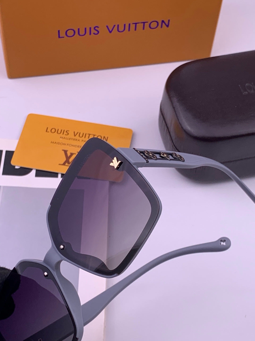 Louis Vuitton L5710 Polarized Square Gold Lens Sunglasses for Men & W - 448517 - detail image 3