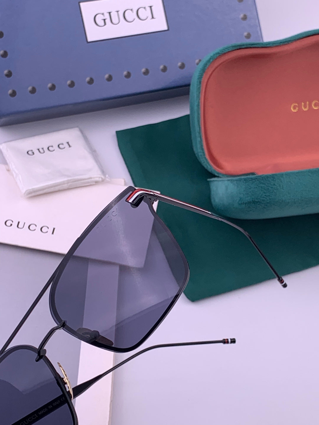 Gucci G3081 Polarized Aviator Gold Lens Sunglasses for Men & Women - detail image 3