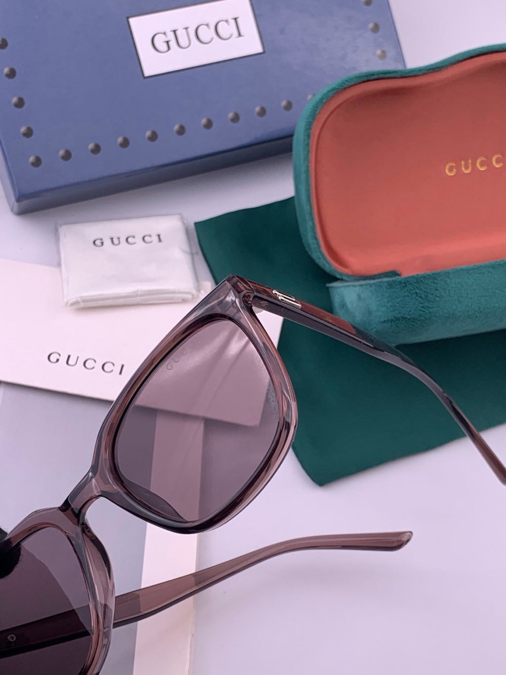 Gucci G57712 Polarized Square Red Lens Sunglasses for Women - detail image 3