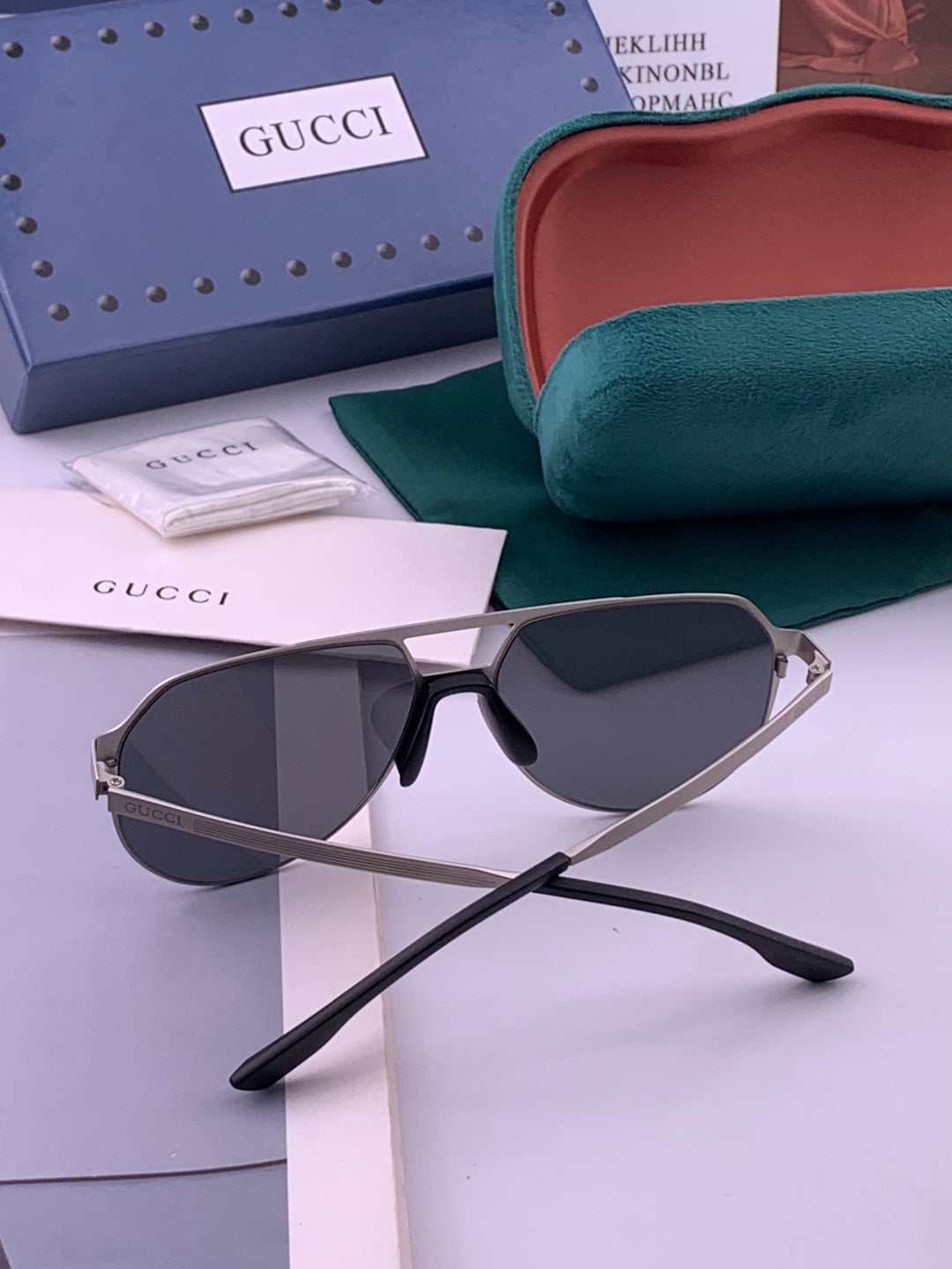 Gucci G7225 Polarized Aviator Gold Lens Sunglasses for Men - detail image 5