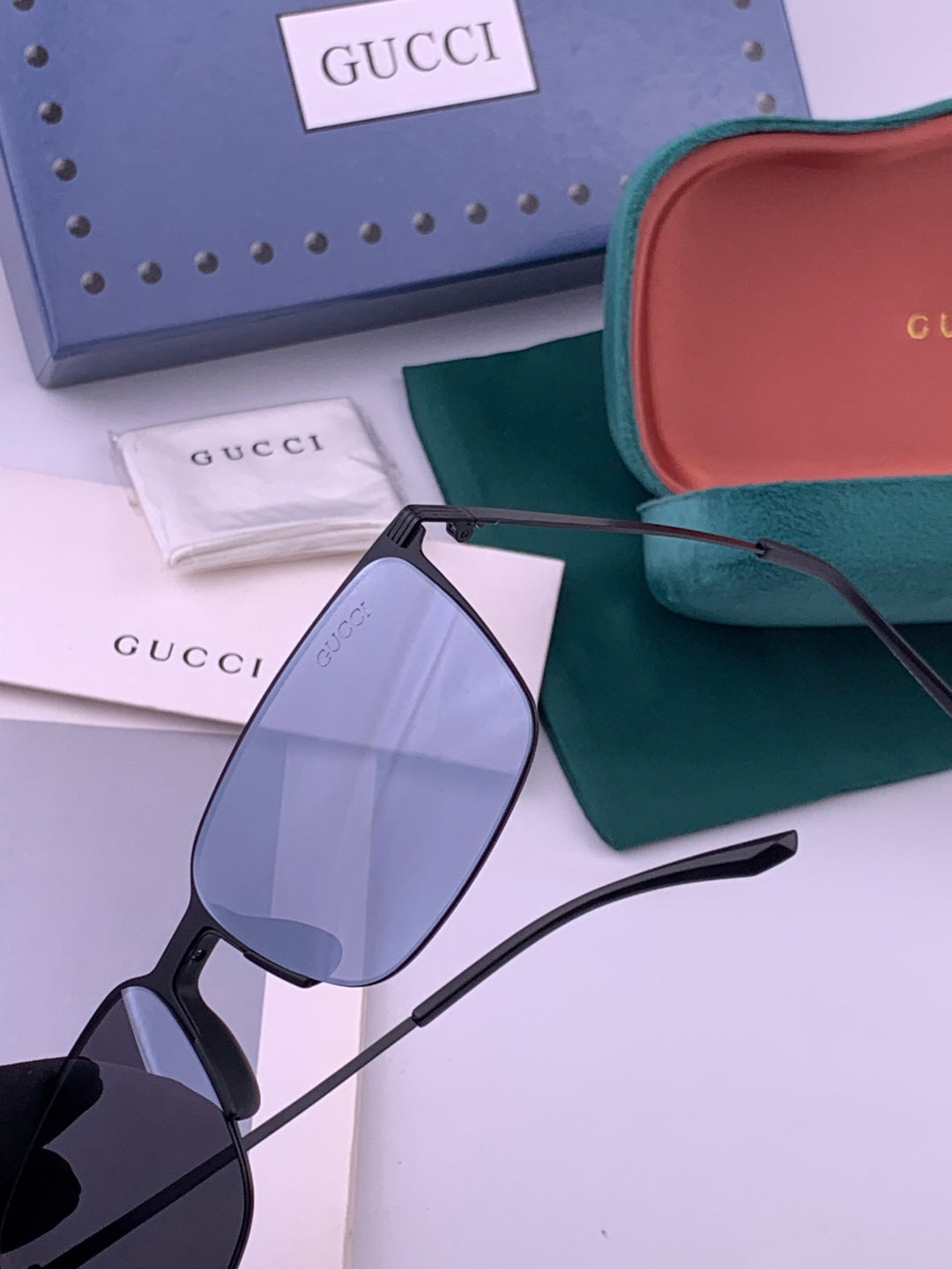 Gucci G01810 Polarized Aviator Gold Lens Sunglasses for Men - detail image 3