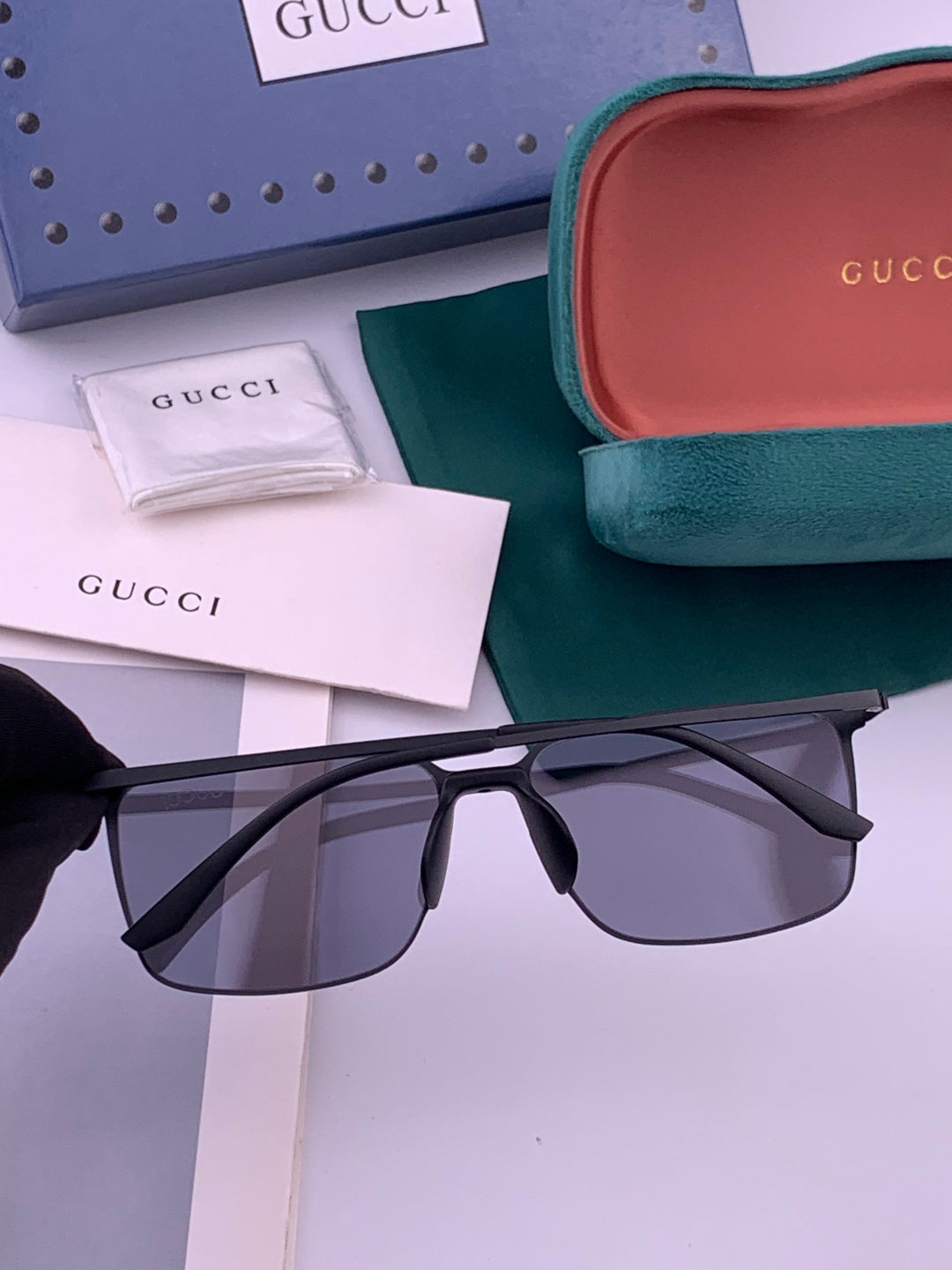 Gucci G01810 Polarized Aviator Gold Lens Sunglasses for Men - detail image 5