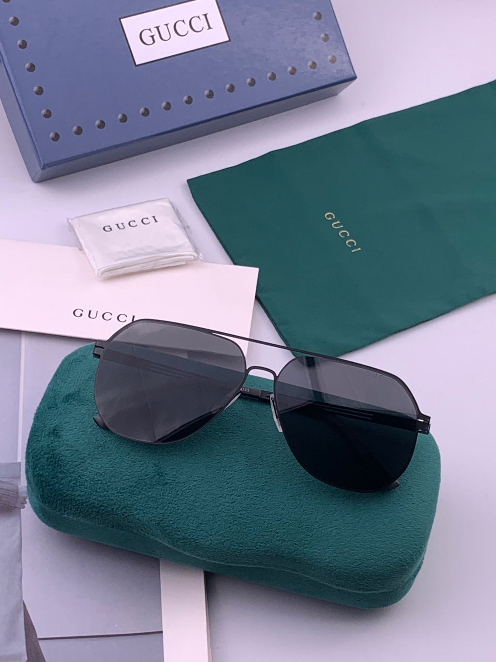 Gucci G911 Polarized Fashion Gold Lens Sunglasses for Men & Women - detail image 5