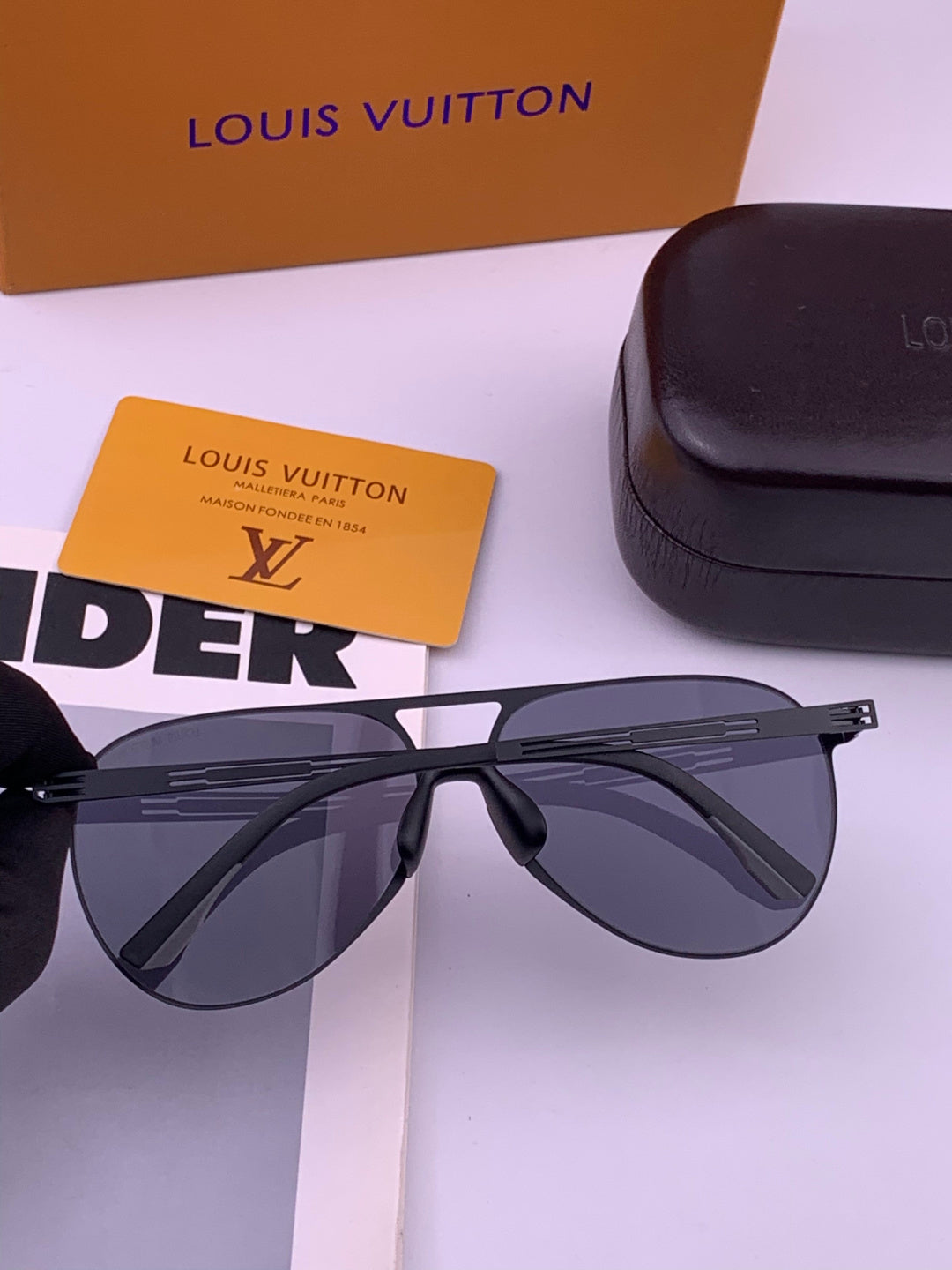 Louis Vuitton L199 Fashion Gold Lens Sunglasses for Men & Women - 448498 - detail image 7