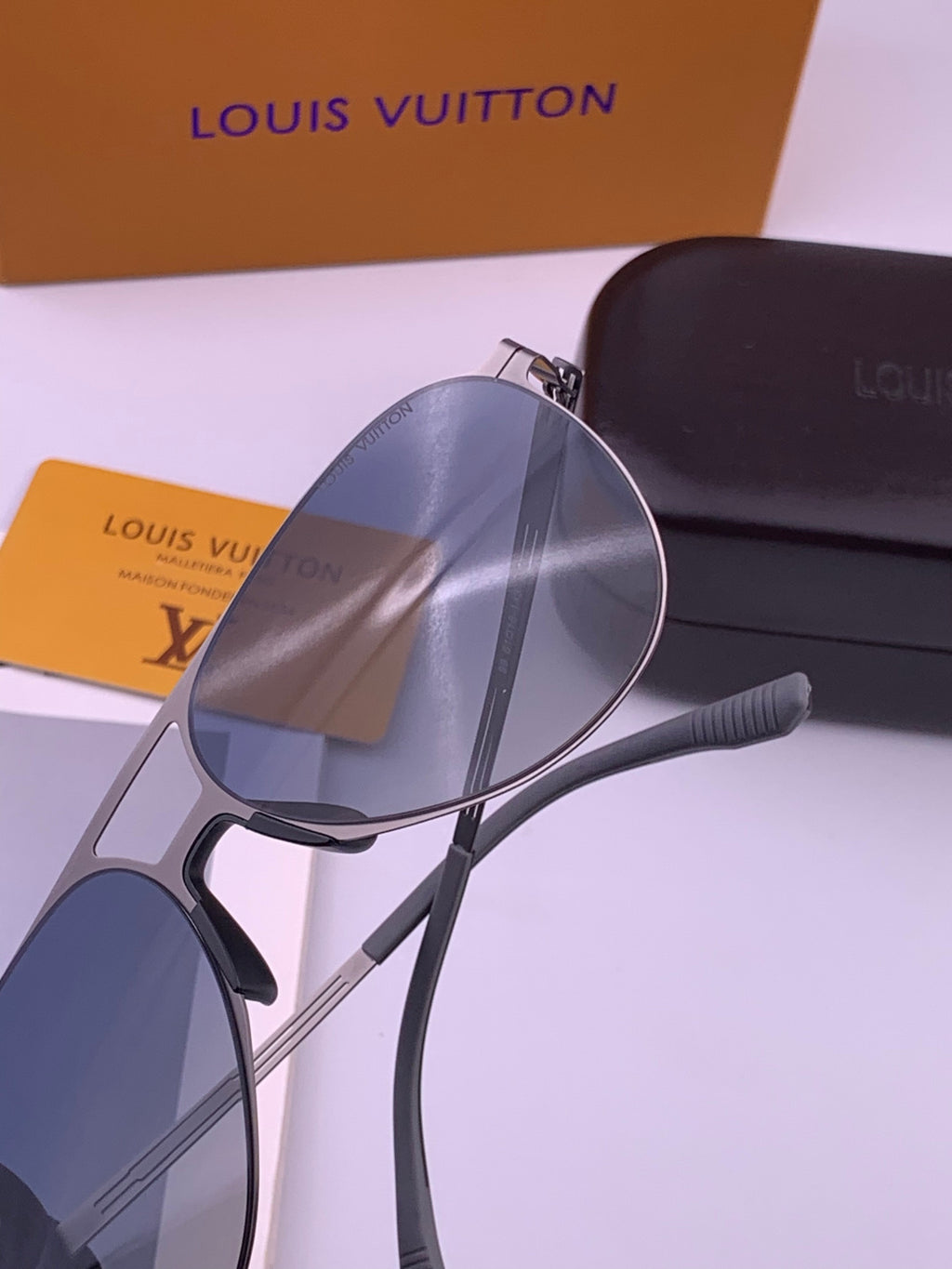 Louis Vuitton L199 Fashion Gold Lens Sunglasses for Men & Women - detail image 3