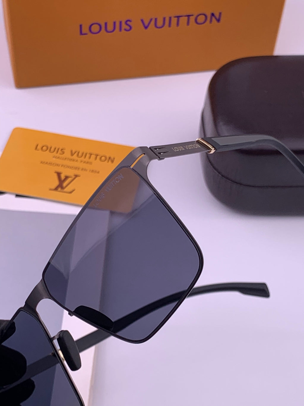 Louis Vuitton L616 Fashion Gold Lens Sunglasses for Men & Women - 448501 - detail image 4