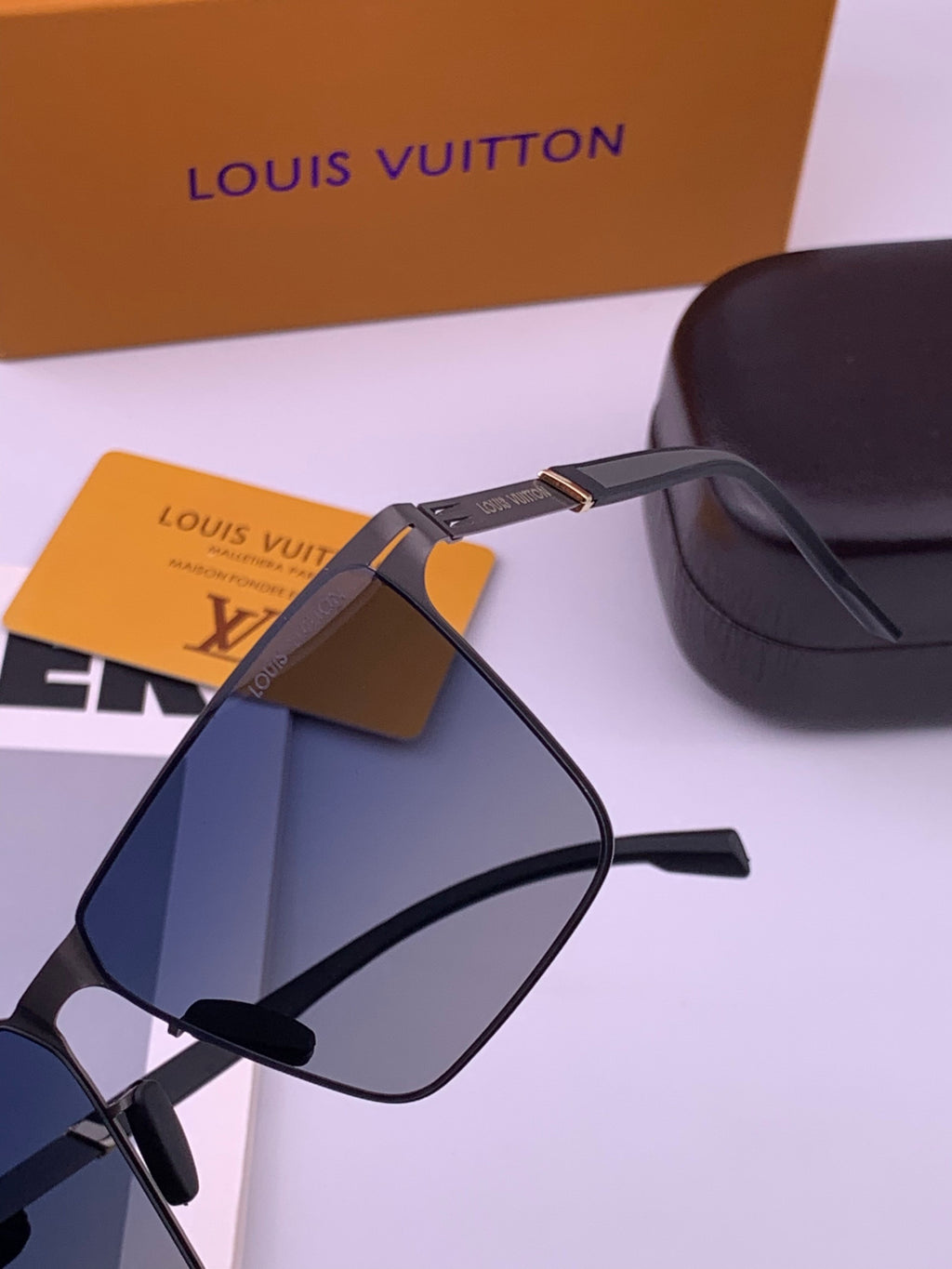 Louis Vuitton L616 Fashion Brown Lens Sunglasses for Men & Women - detail image 3
