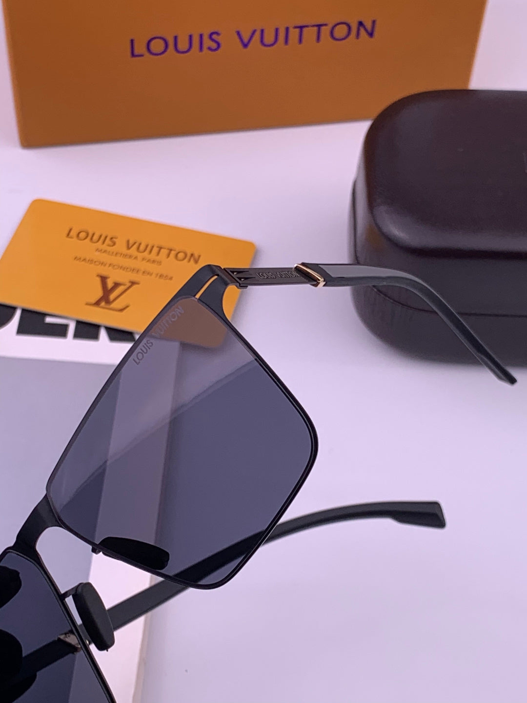 Louis Vuitton L616 Fashion Gold Lens Sunglasses for Men & Women - detail image 3