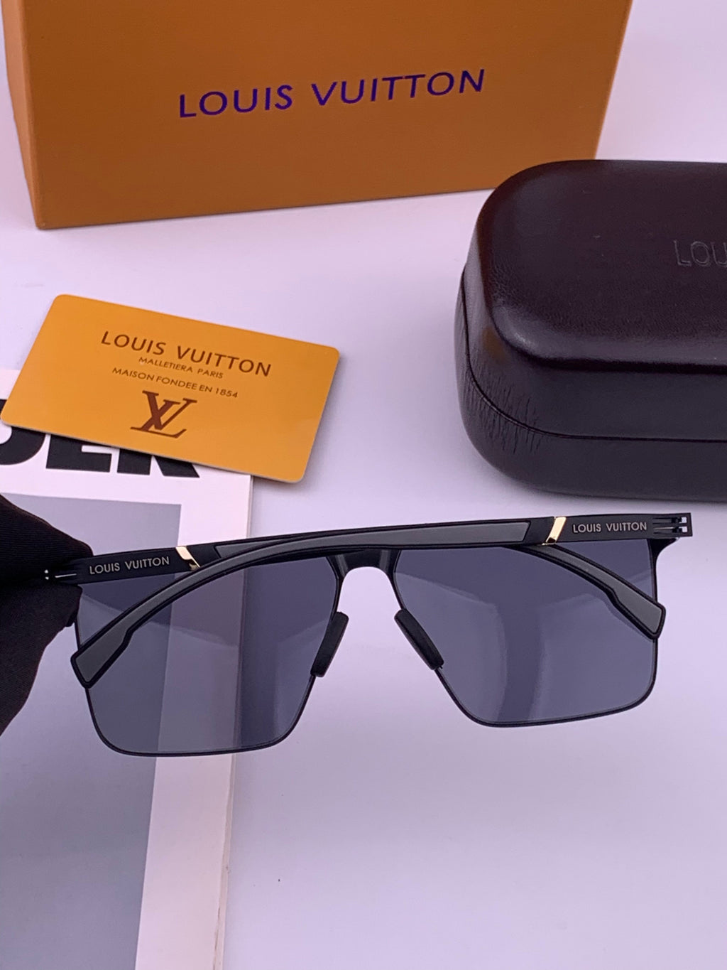 Louis Vuitton L616 Fashion Gold Lens Sunglasses for Men & Women - detail image 6