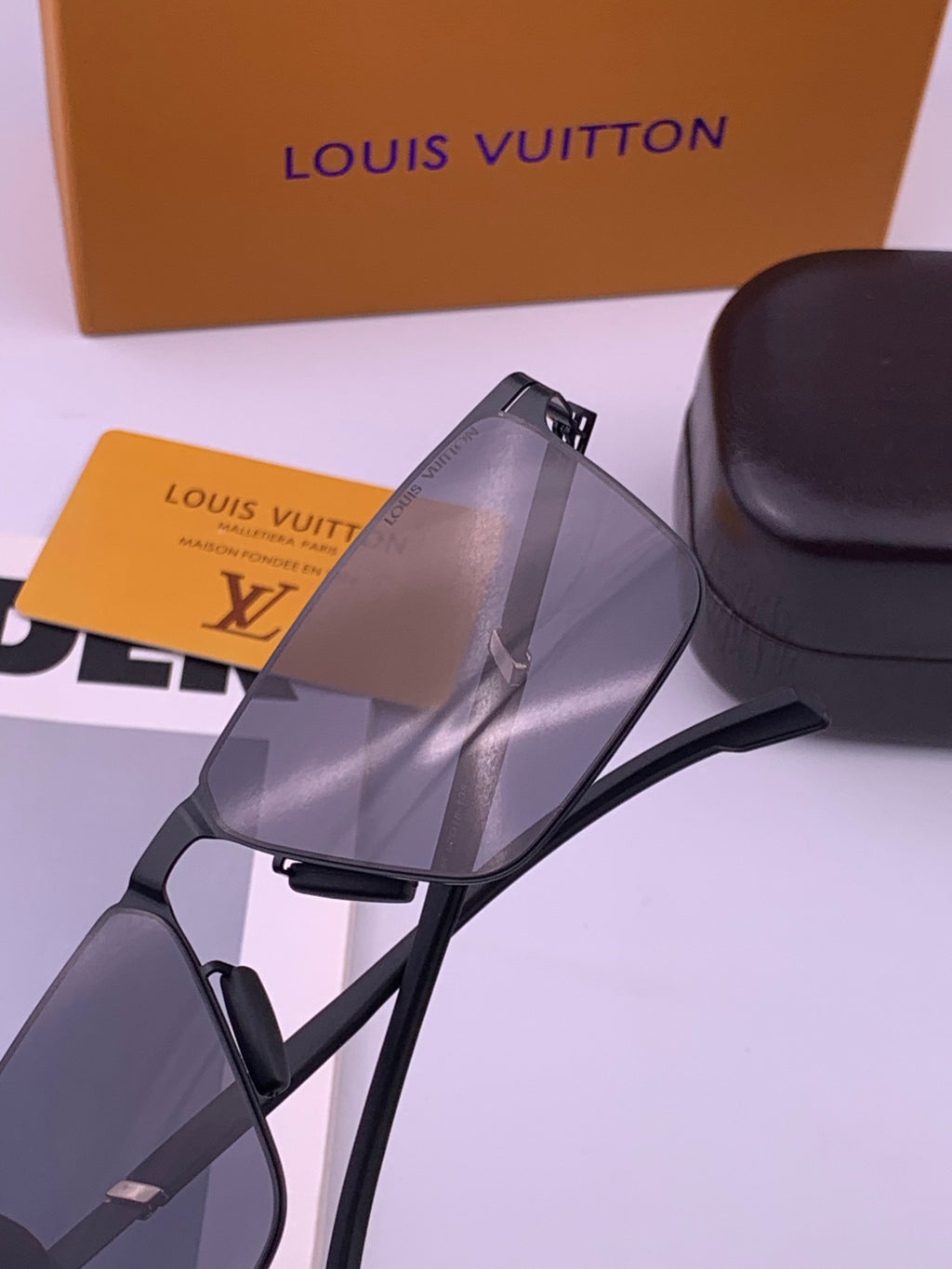 Louis Vuitton L616 Fashion Gold Lens Sunglasses for Men & Women - detail image 4