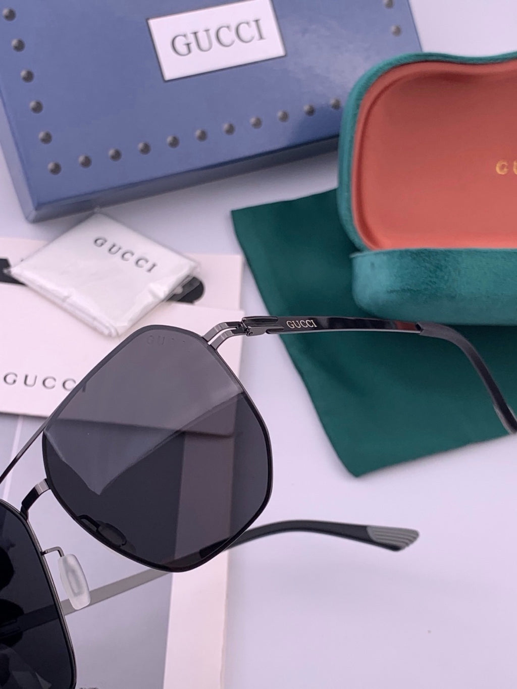 Gucci G4514 Fashion Black Lens Sunglasses for Men & Women - detail image 3