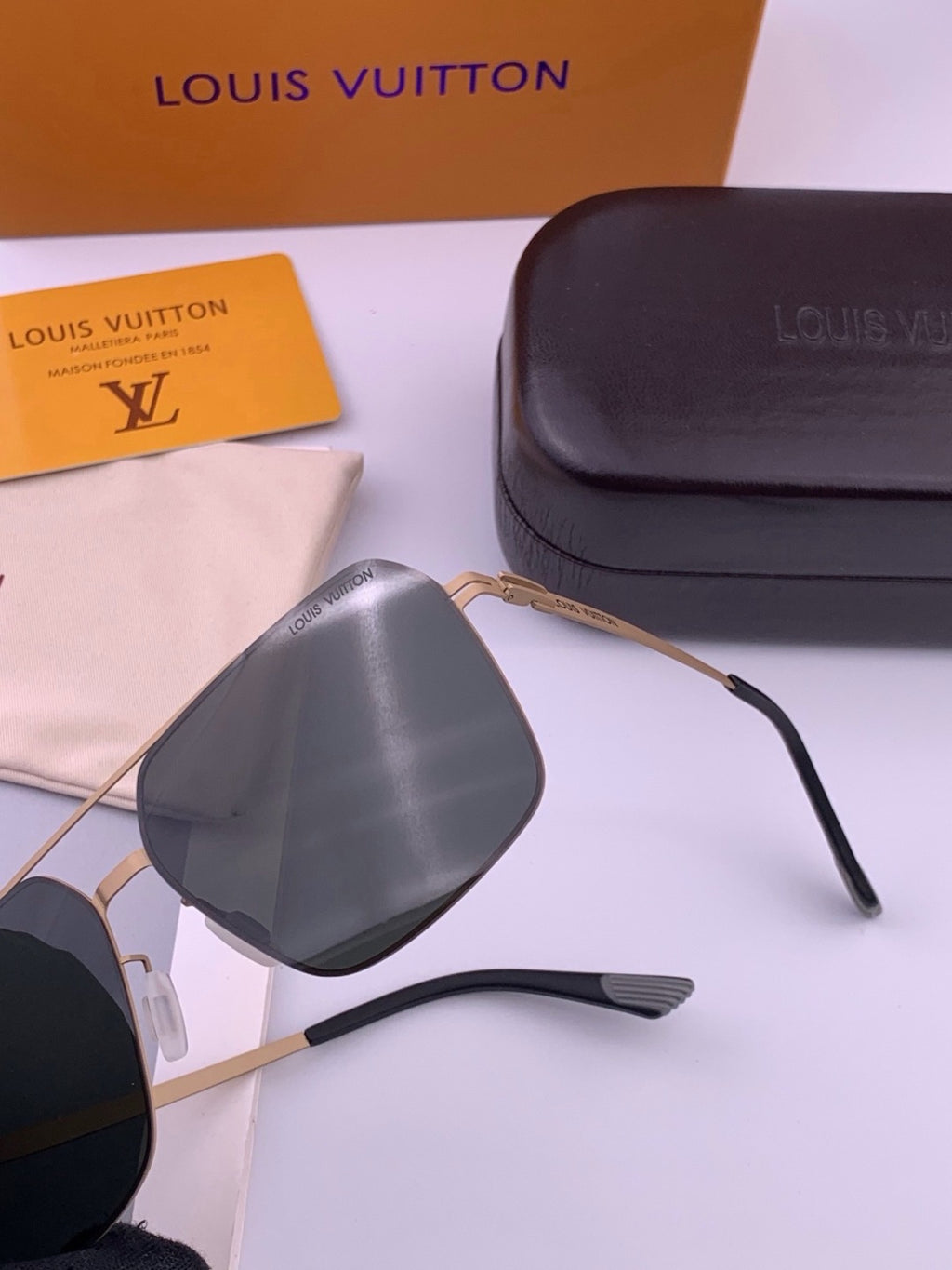 Gucci G2514 Fashion Black Lens Sunglasses for Men & Women - detail image 7