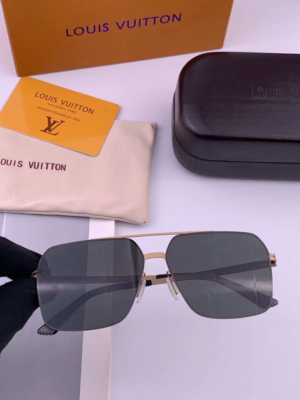 Gucci G2514 Fashion Black Lens Sunglasses for Men & Women - detail image 3