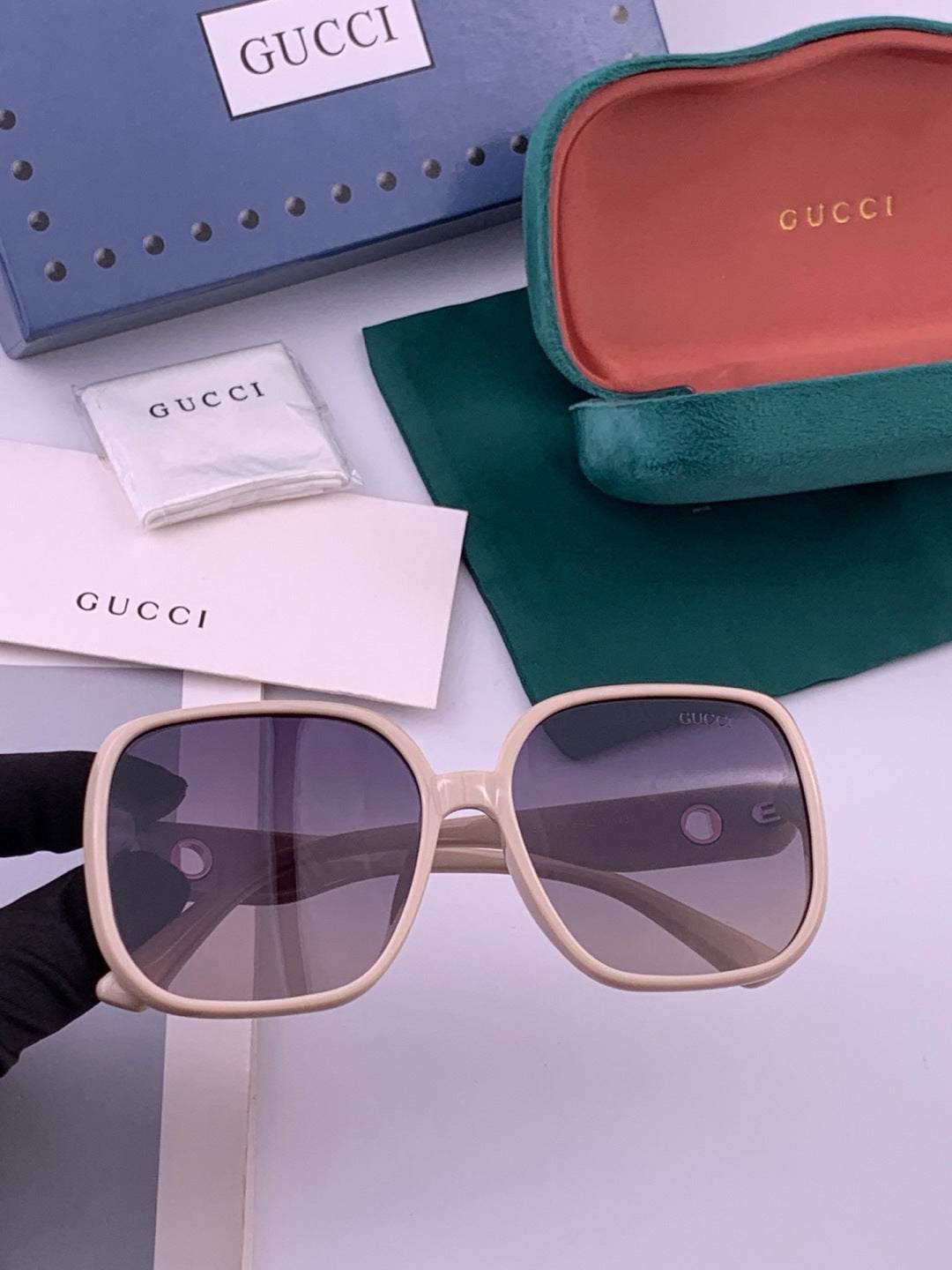 Gucci G0388 Round Red Lens Sunglasses for Men & Women - 448881