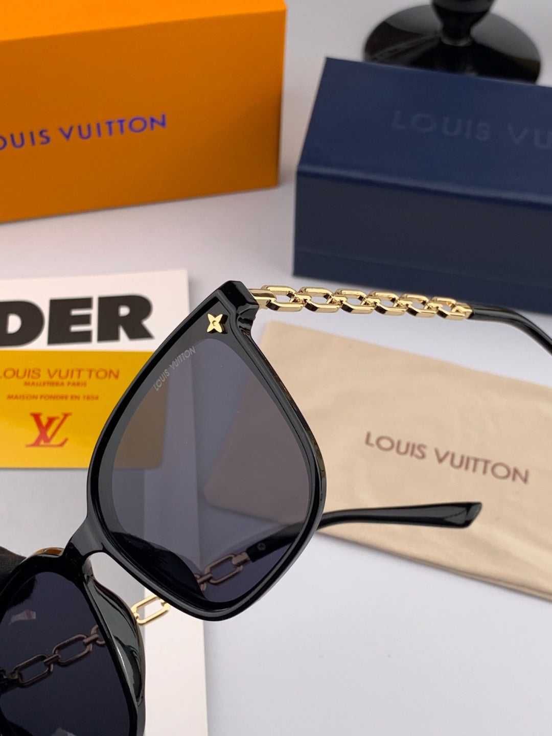 Louis Vuitton L8233 Oversized Red Lens Sunglasses for Men & Women - detail image 4