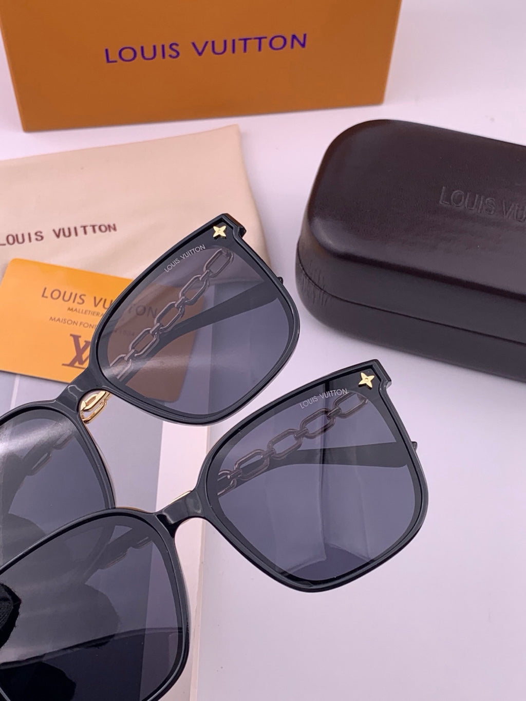 Louis Vuitton L8233 Oversized Gold Lens Sunglasses for Men & Women - detail image 4