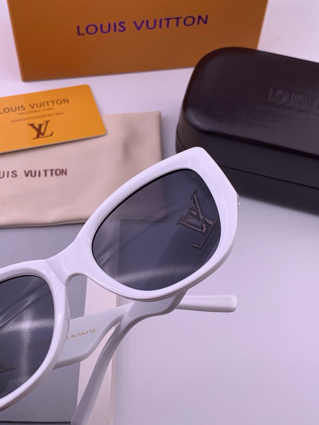 Louis Vuitton L5626 Square Pink Lens Sunglasses for Women - 448482 - detail image 6