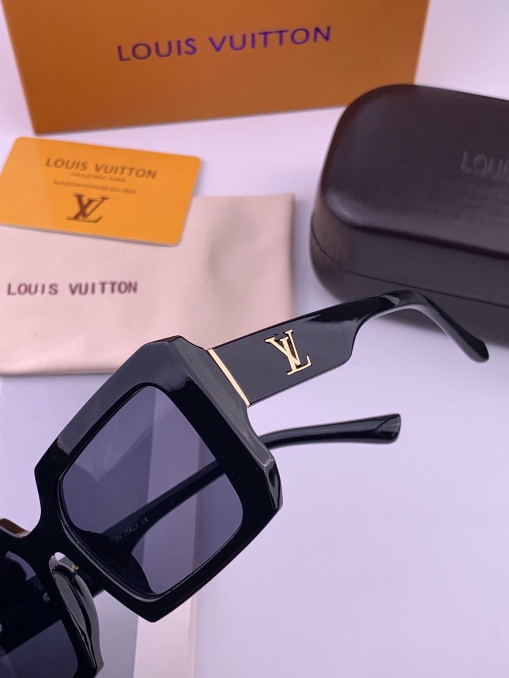 Louis Vuitton L37004 Oversized Black Lens Sunglasses for Men & Women - 448488 - detail image 3