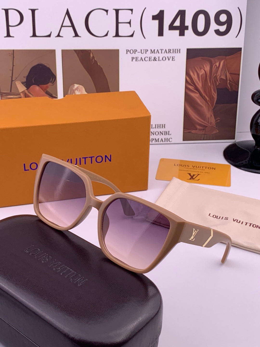 Louis Vuitton L77004 Oversized Purple Lens Sunglasses for Men & Women - 448491 - detail image 2