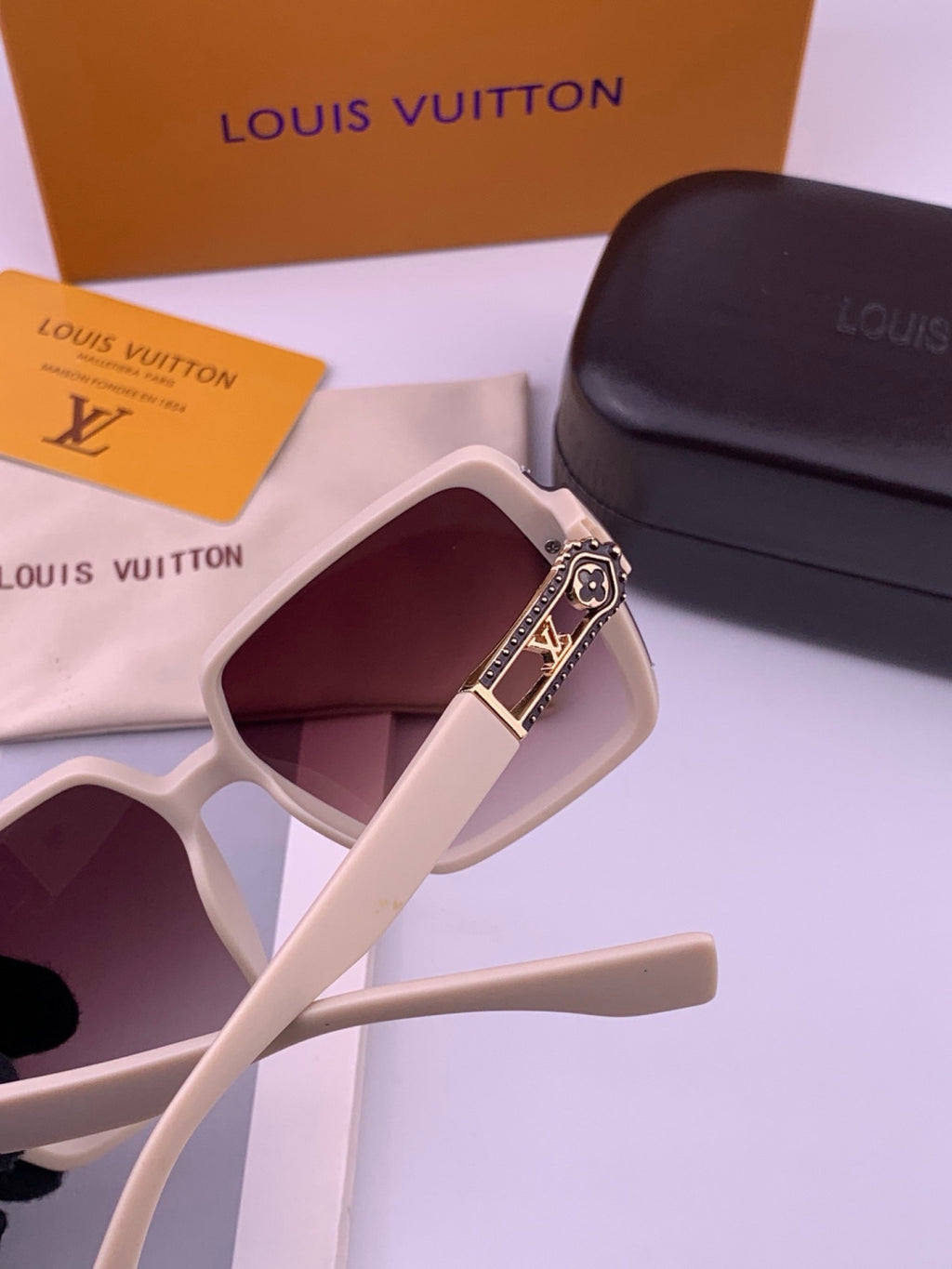Louis Vuitton L77004 Oversized Purple Lens Sunglasses for Men & Women - 448494 - detail image 3
