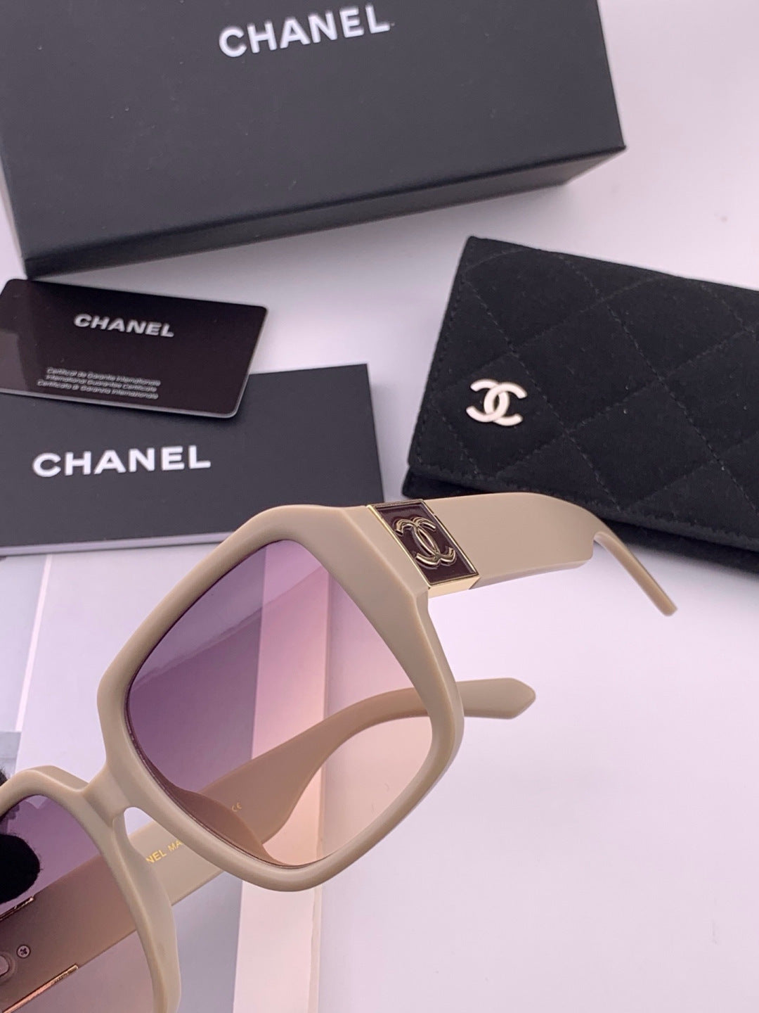 Chanel CH87004 Oversized Red Lens Sunglasses for Men & Women - 449035 - detail image 3