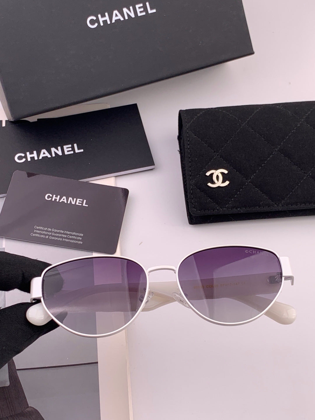 Chanel CH39510 Polarized Fashion Black Lens Sunglasses for Women - detail image 3
