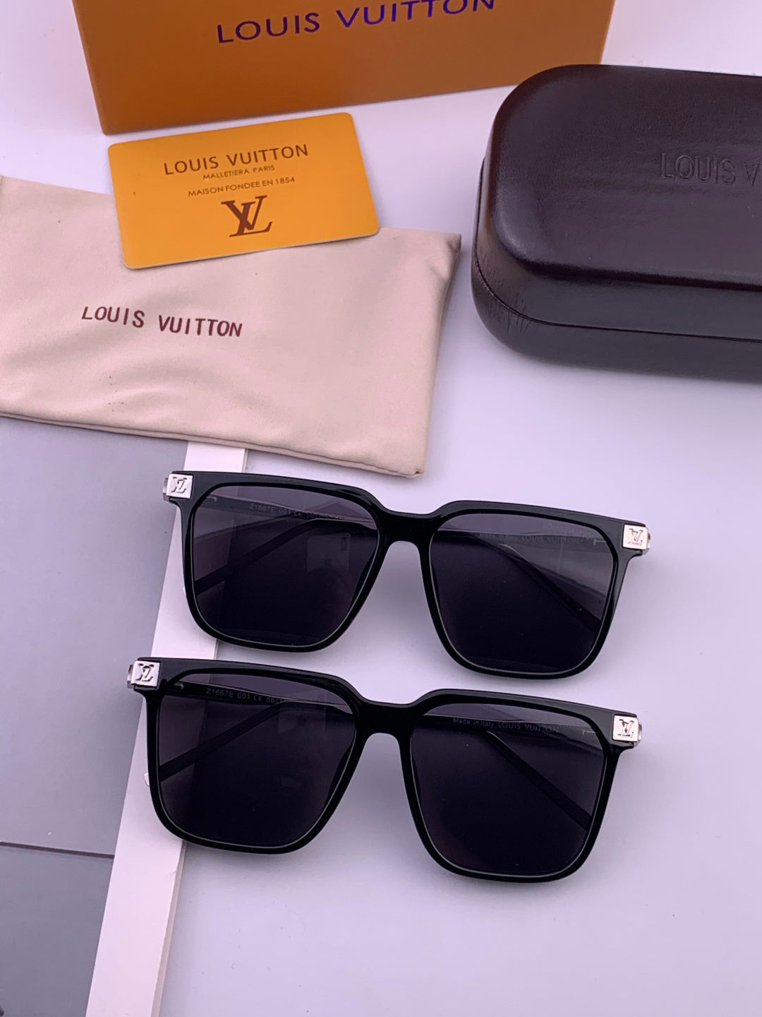 Louis Vuitton L7166 Aviator Gold Lens Sunglasses for Men & Women - 448554 - detail image 7