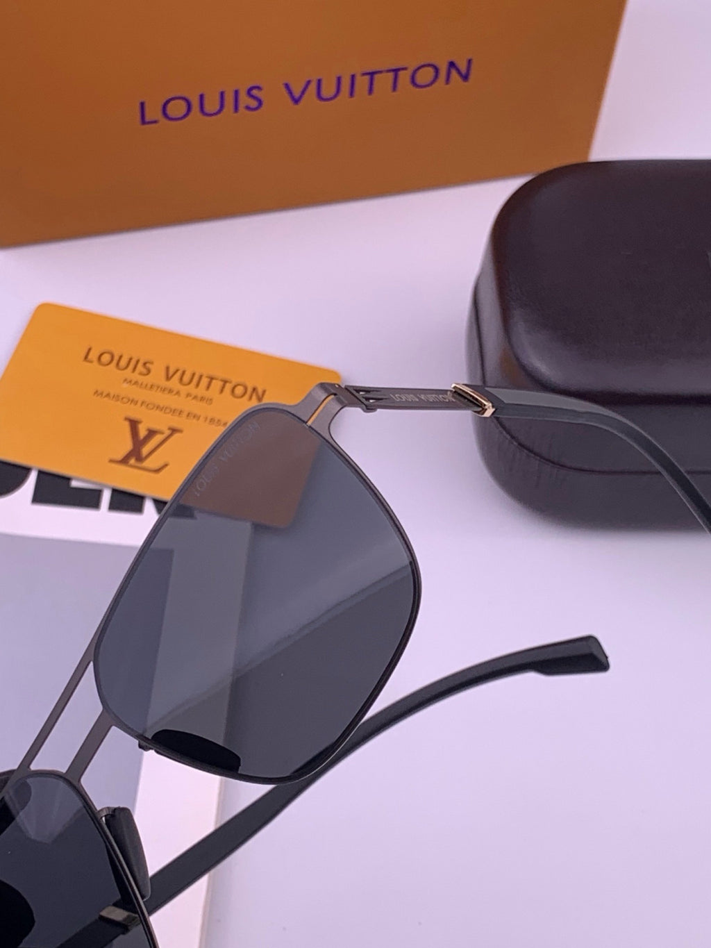 Louis Vuitton L816 Fashion Gold Lens Sunglasses for Men & Women - 448555 - detail image 3