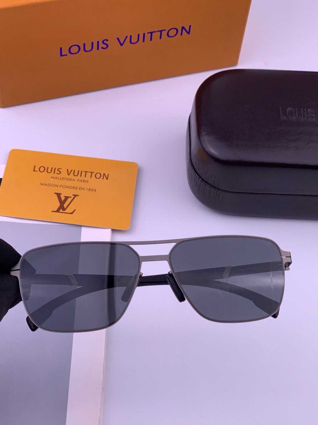 Louis Vuitton L816 Fashion Gold Lens Sunglasses for Men & Women - 448555