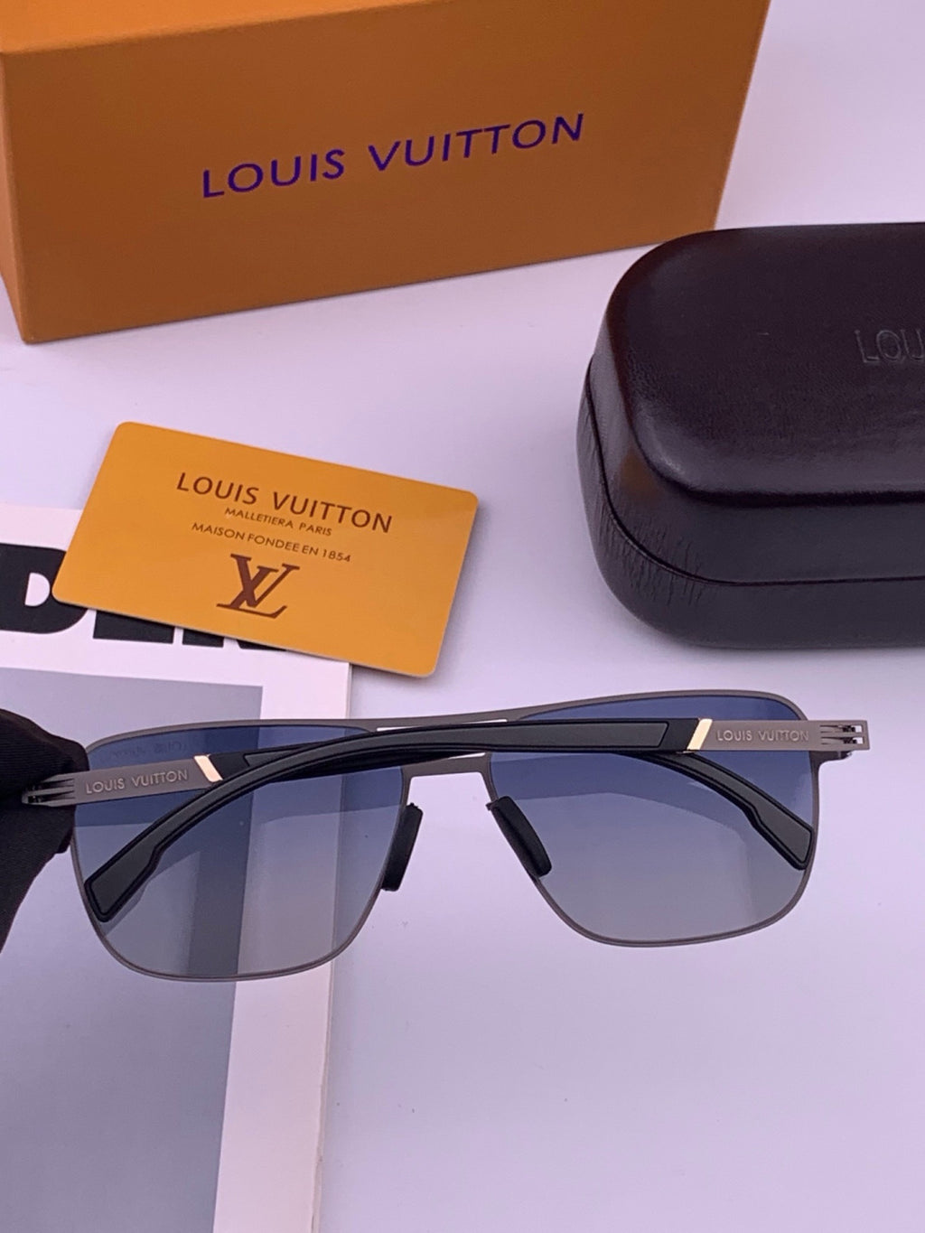 Louis Vuitton L816 Fashion Gold Lens Sunglasses for Men & Women - 448556 - detail image 4