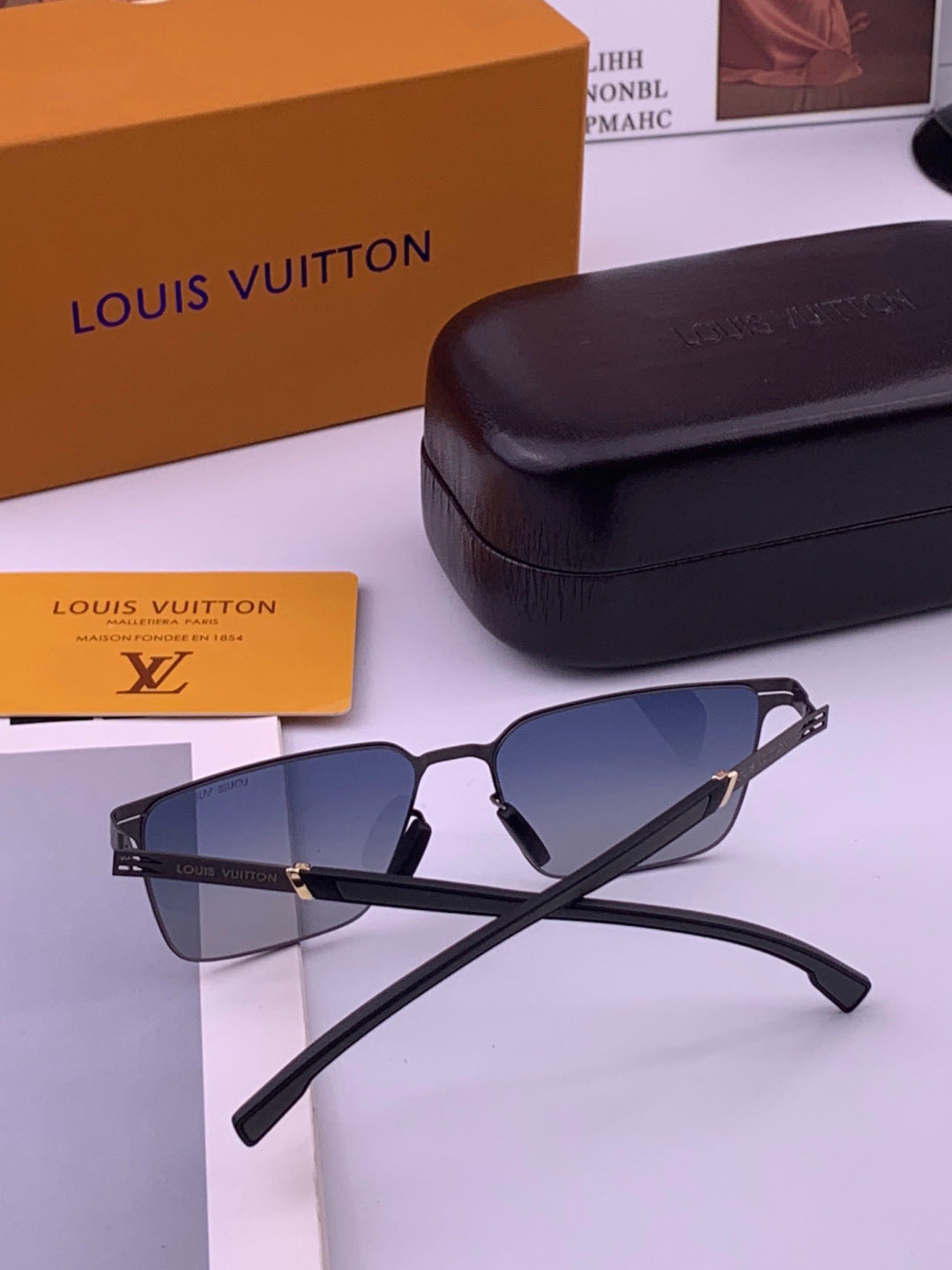 Louis Vuitton L516 Fashion Gold Lens Sunglasses for Men & Women - 448561 - detail image 5