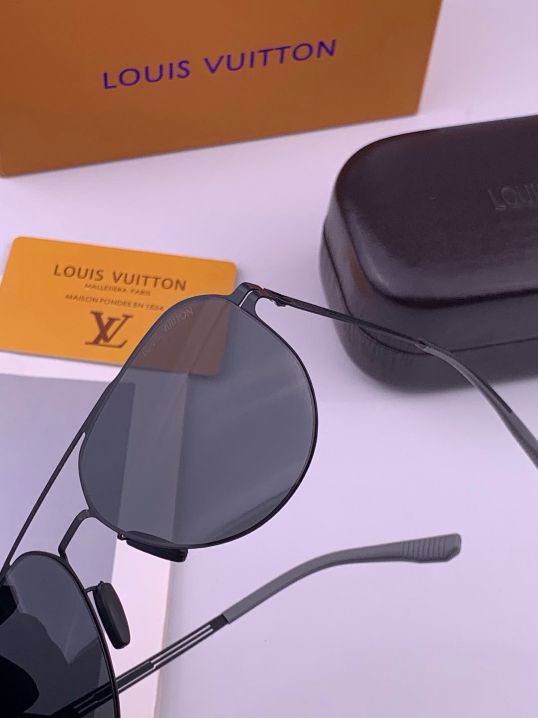 Louis Vuitton L39 Fashion Gold Lens Sunglasses for Men & Women - 448563 - detail image 3
