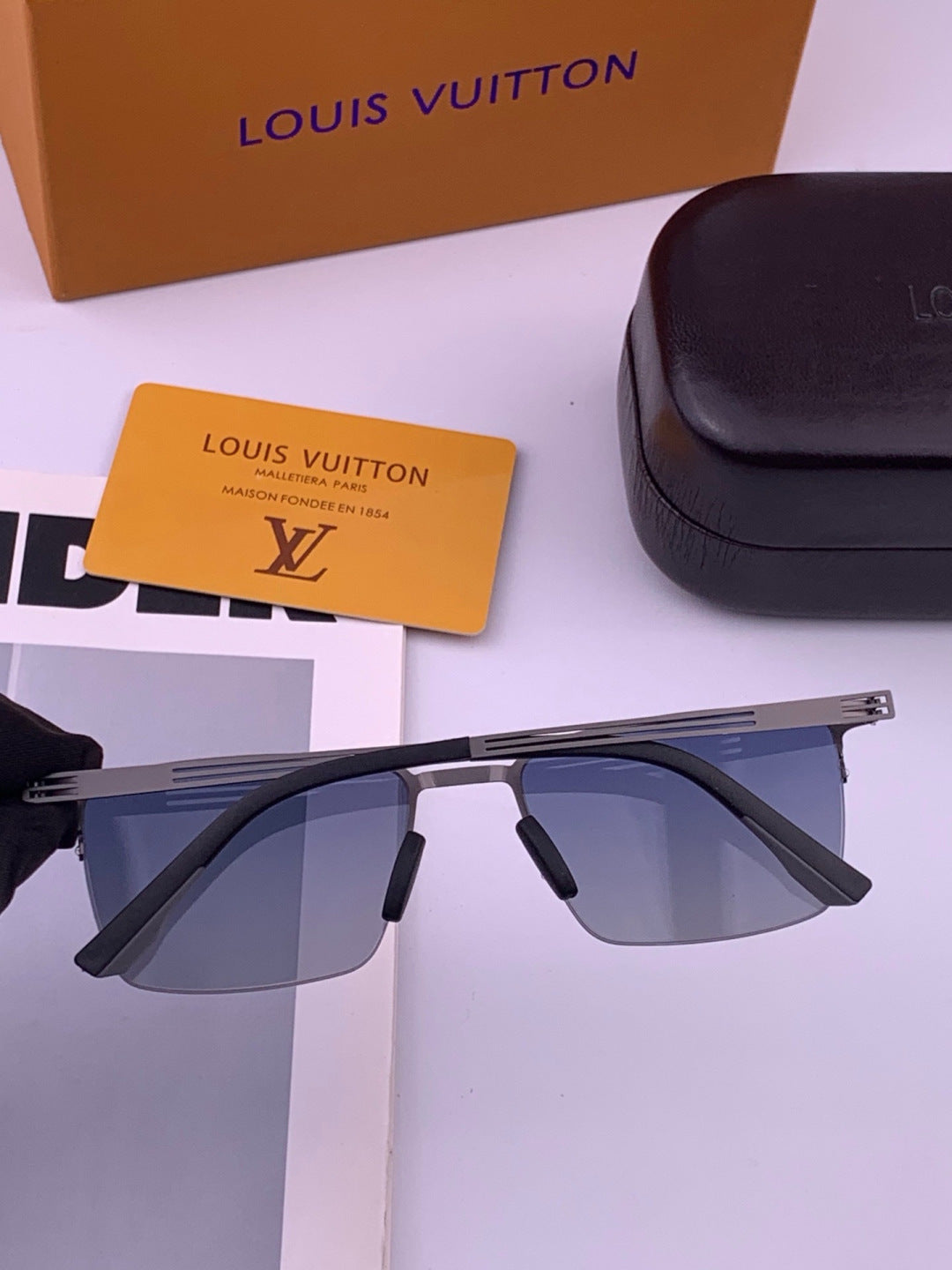 Louis Vuitton L510 Fashion Gold Lens Sunglasses for Men & Women - 448567 - detail image 4