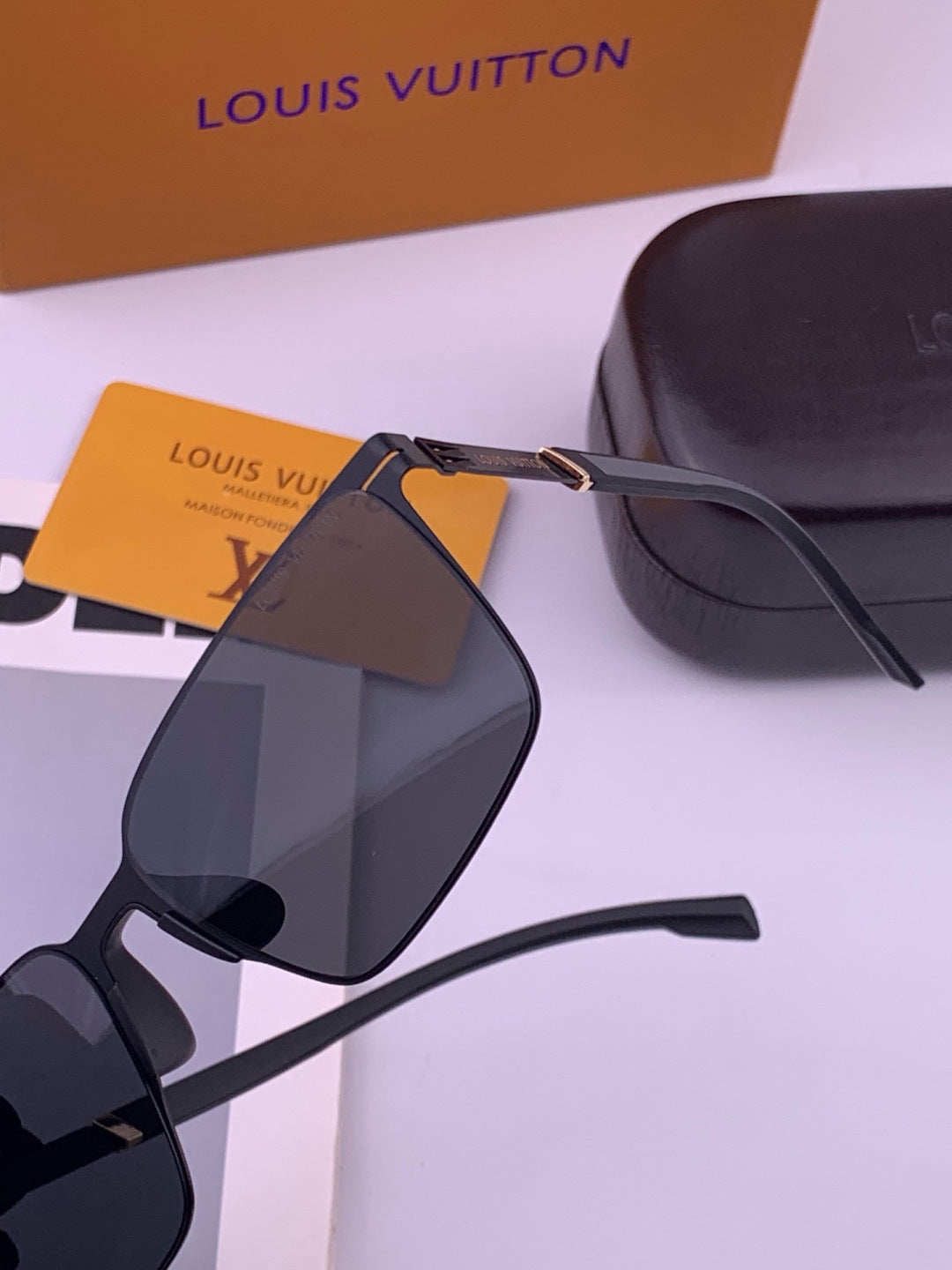 Louis Vuitton L316 Fashion Gold Lens Sunglasses for Men & Women - 448569 - detail image 3