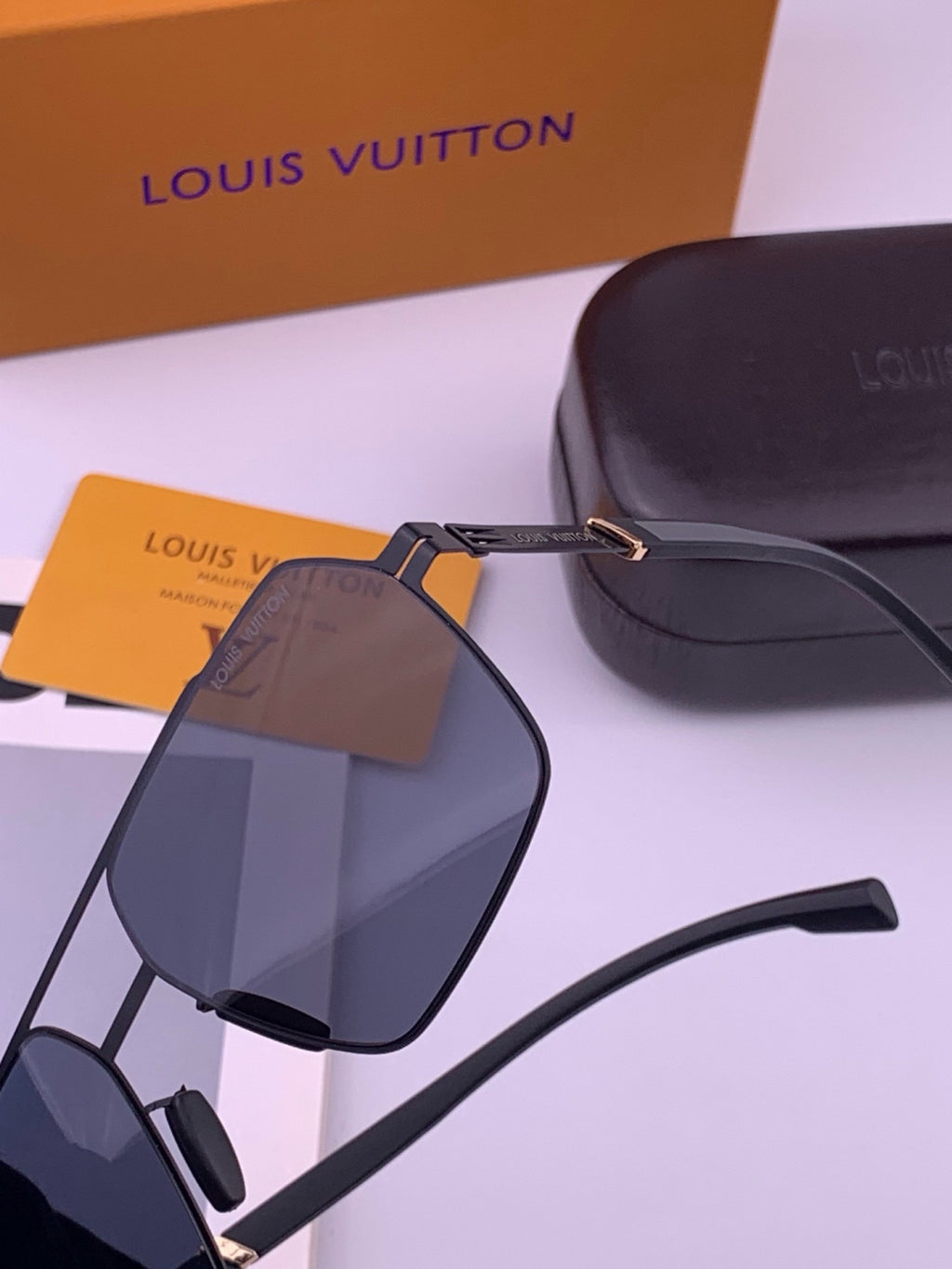 Louis Vuitton L313 Fashion Gold Lens Sunglasses for Men & Women - 448572 - detail image 3