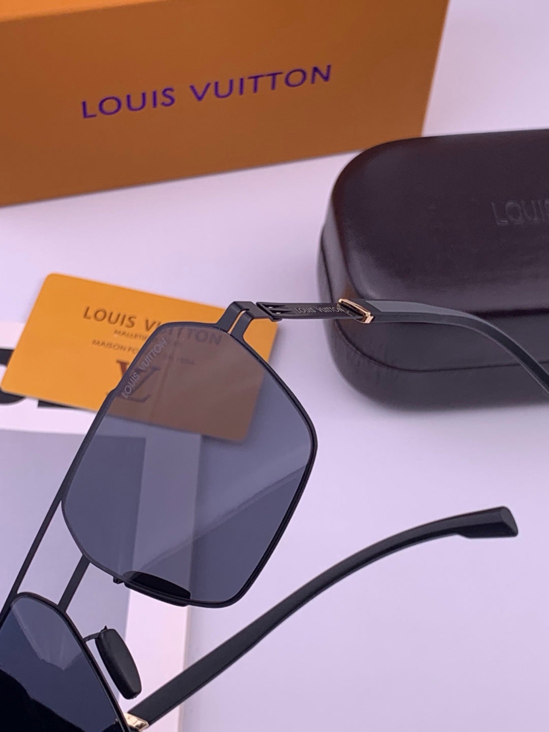 Louis Vuitton L313 Fashion Gold Lens Sunglasses for Men & Women - 448572 - detail image 3