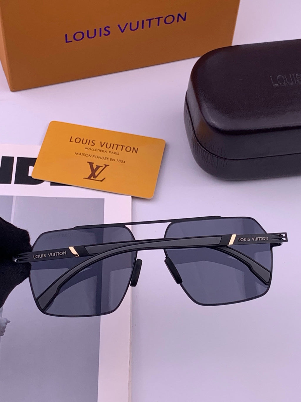 Louis Vuitton L313 Fashion Gold Lens Sunglasses for Men & Women - 448572 - detail image 5