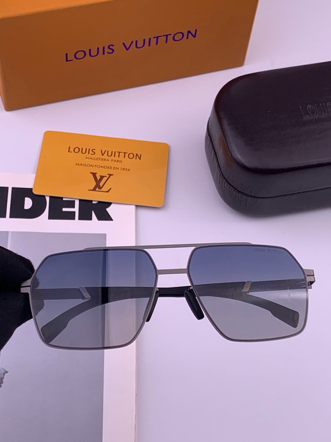 Louis Vuitton L313 Fashion Gold Lens Sunglasses for Men & Women - 448573