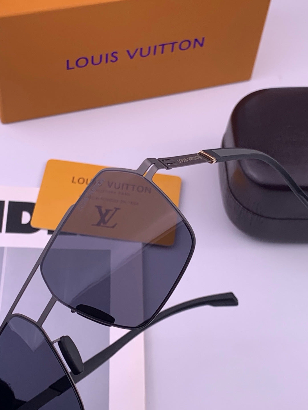 Louis Vuitton L313 Fashion Gold Lens Sunglasses for Men & Women - detail image 2