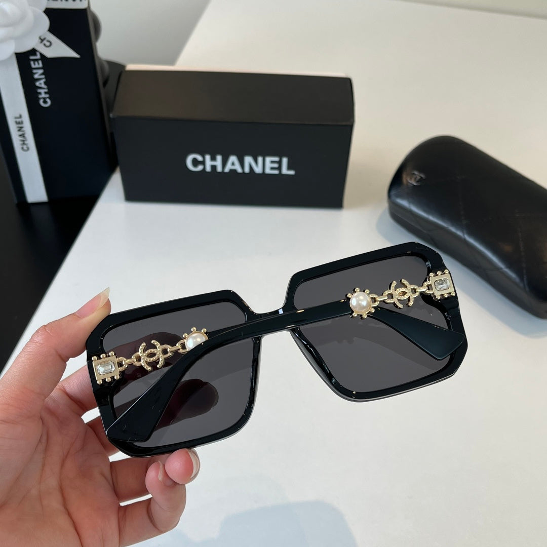 Chanel Oversized Black Lens Sunglasses for Men & Women - 486533 - detail image 7