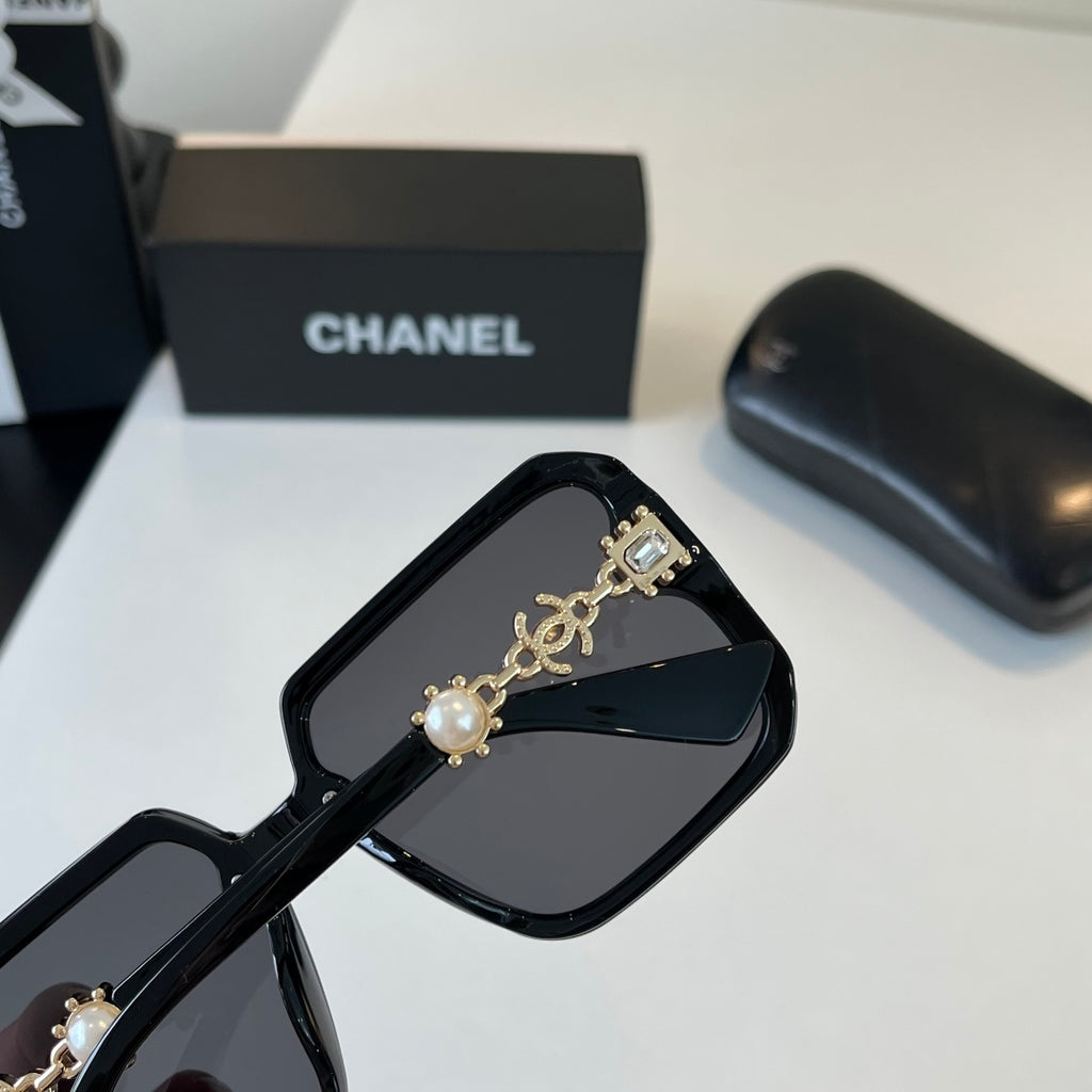 Chanel Oversized Black Lens Sunglasses for Men & Women - 486533 - detail image 6