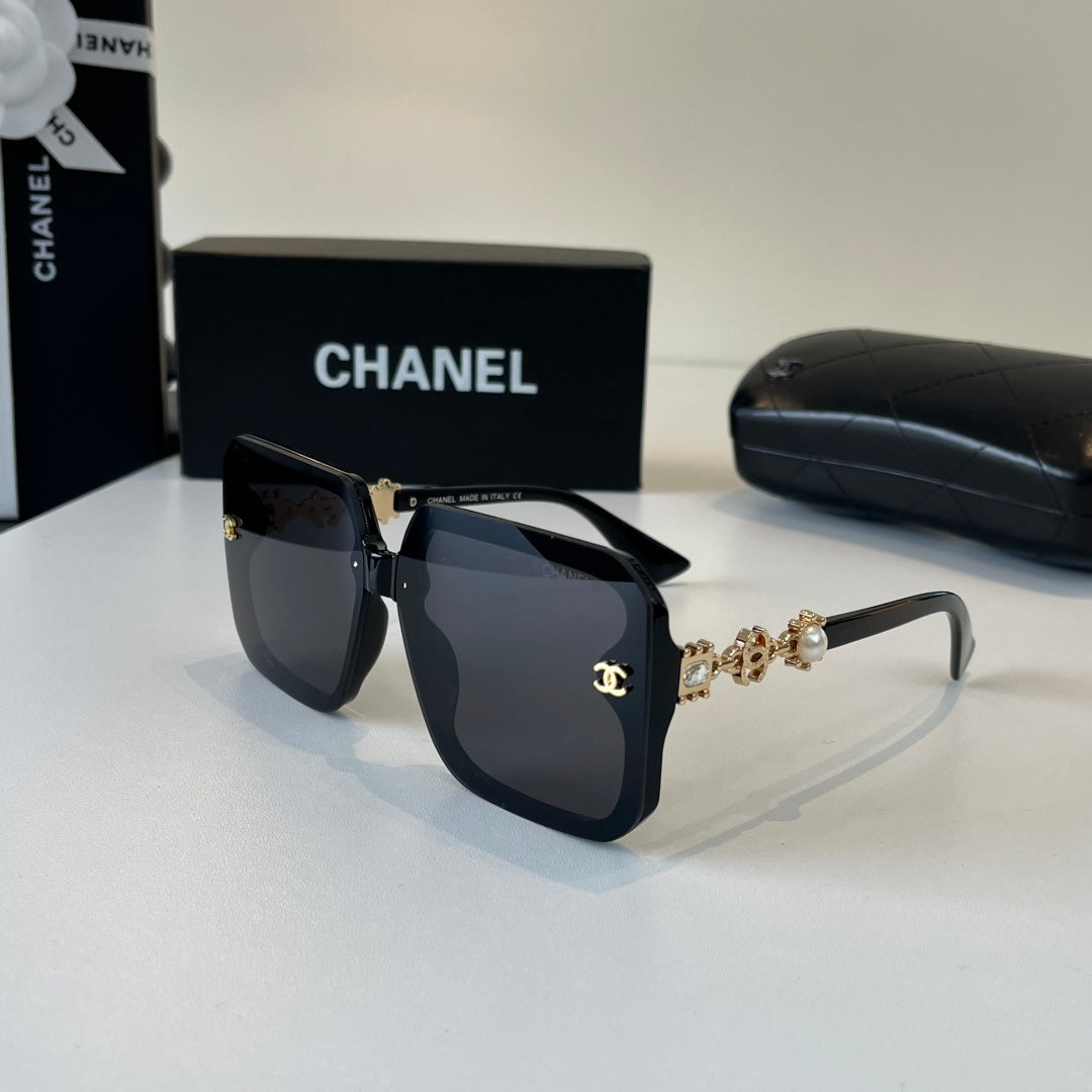 Chanel Oversized Black Lens Sunglasses for Men & Women - 486533 - detail image 3