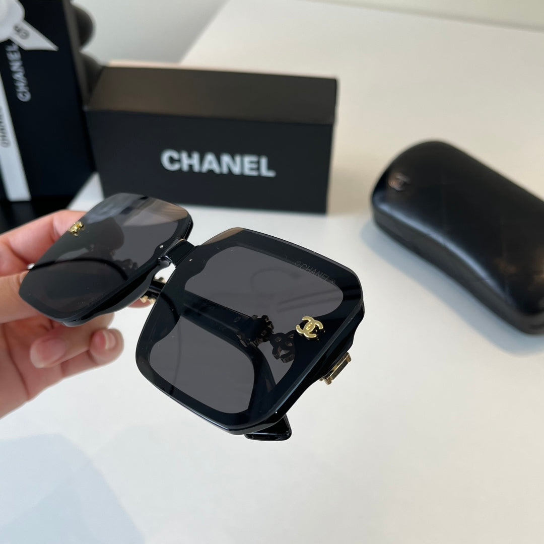 Chanel Oversized Black Lens Sunglasses for Men & Women - 486533 - detail image 5
